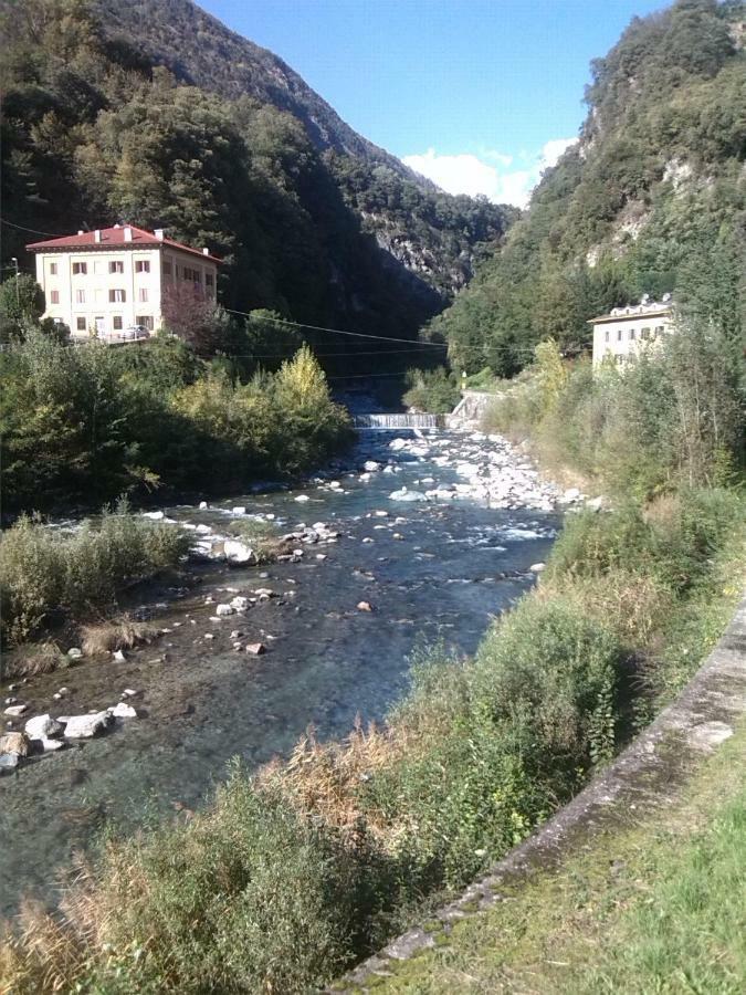 Dietro L'Angolo Sondrio Villa Exterior foto