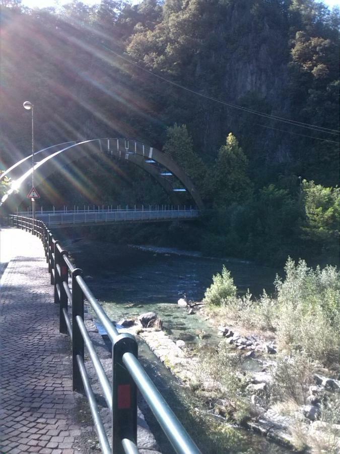 Dietro L'Angolo Sondrio Villa Exterior foto
